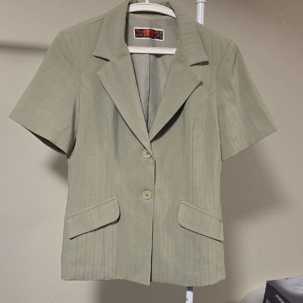 ⭐ Classic Short Sleeve Blazer in Light Olive